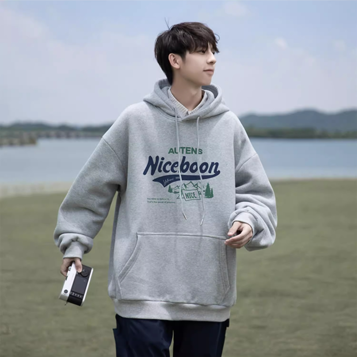 Heavy-duty spring and autumn hooded sweatshirt for men in winter, velvet and thickened, trendy American casual loose student jacket