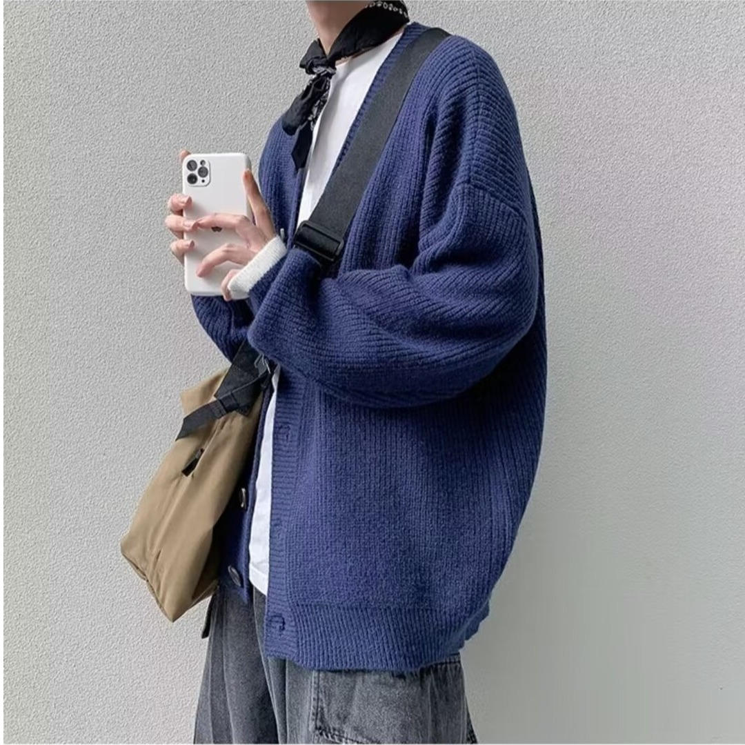 Blue Spring and Autumn Skin Value V -neck sweater jacket Men and women loose casual laziness, lazy wind cardigan sweater