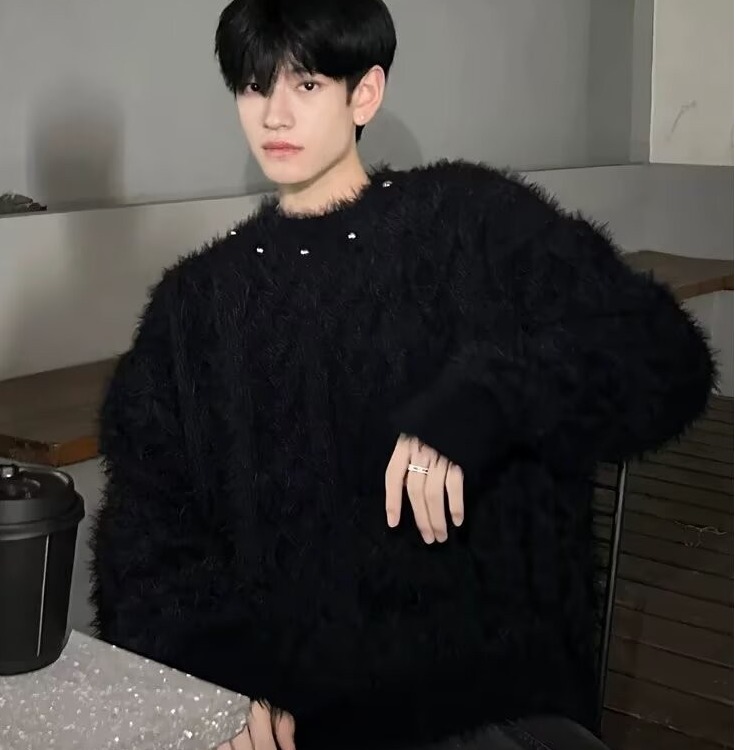 Heavy niche metal button design knitted sweater for men and women solid color loose lazy sweater trendy